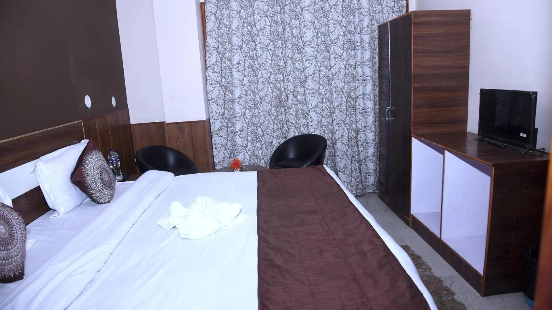 Shimla Heights Valley View Retreat Bed & Breakfast