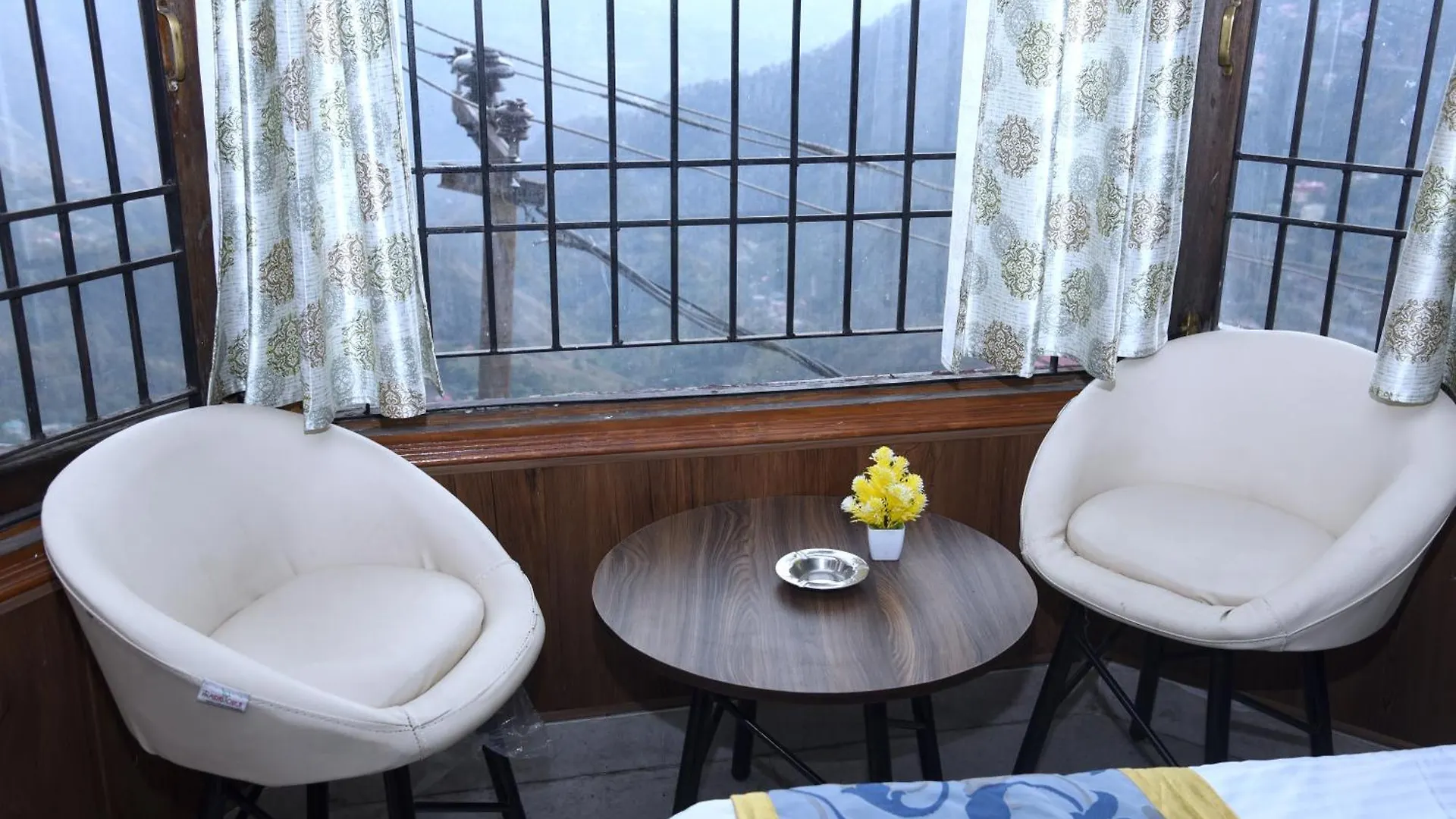 Shimla Heights Valley View Retreat